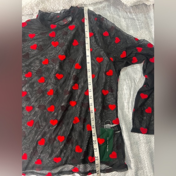 SHEIN Top Black & Red Fitted Heart print  sheer Blouse long sleeve plus size 1X - Picture 6 of 7